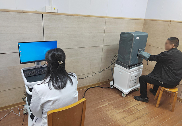 双能X射线骨密度仪:1-2 分钟高效完成骨密度检测